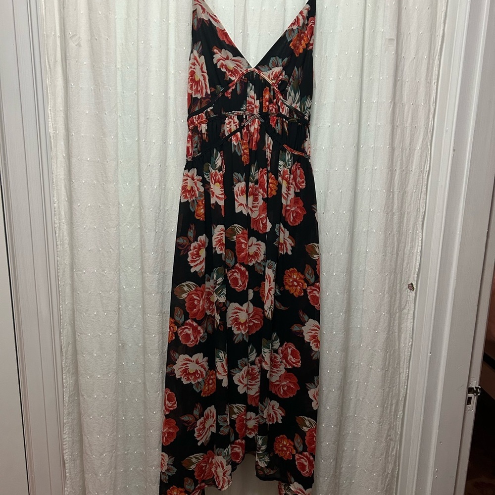 ASTR The Label Marissa Floral Witchy Handkerchief Hem Flowy Boho Dress - Picture 3 of 16